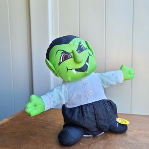 Gemmy Industries Vampire plush sings "in the midnight hour"
